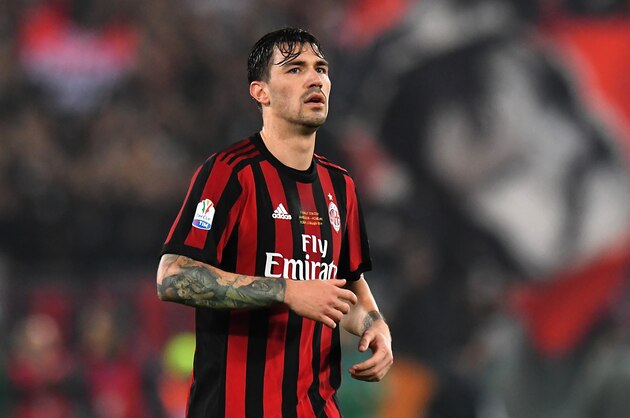 ROME, ITALY - MAY 09: Alessio Romagnoli of AC Milan looks on during the TIM Cup Final between Juventus and AC Milan at Stadio Olimpico on May 9, 2018 in Rome, Italy. (Photo by Alessandro Sabattini/Getty Images) ROME, ITALY - MAY 09: Alessio Romagnoli of AC Milan looks on during the TIM Cup Final between Juventus and AC Milan at Stadio Olimpico on May 9, 2018 in Rome, Italy. (Photo by Alessandro Sabattini/Getty Images)
