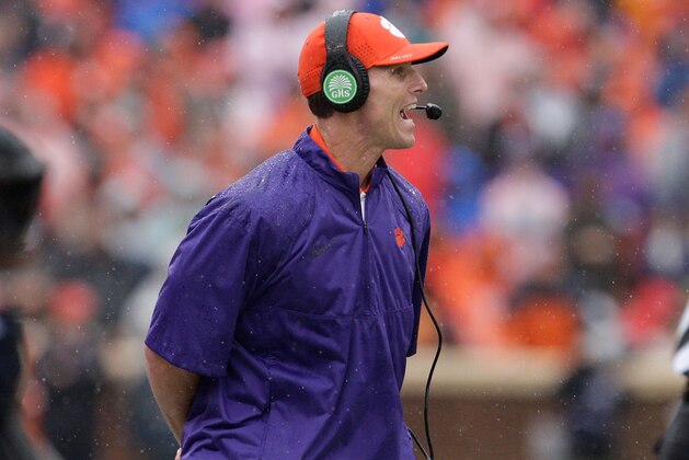CLEMSON, SC - OCTOBER 10: Defensive Coordinator Brent Venables of the Clemson Tigers calls out a play during the game against the Georgia Tech Yellow Jackets at Memorial Stadium on October 10, 2015 in Clemson, South Carolina. (Photo by Tyler Smith/Getty Images)