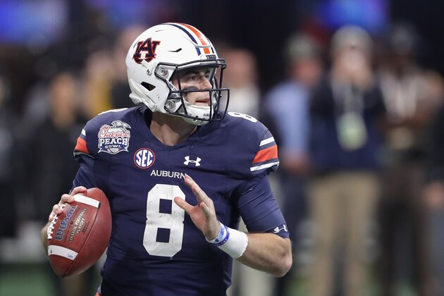ATLANTA, GA - JANUARY 01:  Jarrett Stidham #8 of the Auburn Tigers looks to pass in the second half against the UCF Knights during the Chick-fil-A Peach Bowl at Mercedes-Benz Stadium on January 1, 2018 in Atlanta, Georgia.  (Photo by Streeter Lecka/Getty Images)