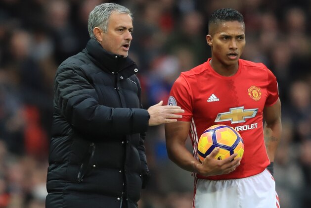 MANCHESTER, ENGLAND - DECEMBER 11: Jose Mourinho, Manager of Manchester United gives instruction to Antonio Valencia during the Premier League match between Manchester United and Tottenham Hotspur at Old Trafford on December 11, 2016 in Manchester, England. (Photo by Richard Heathcote/Getty Images) MANCHESTER, ENGLAND - DECEMBER 11: Jose Mourinho, Manager of Manchester United gives instruction to Antonio Valencia during the Premier League match between Manchester United and Tottenham Hotspur at Old Trafford on December 11, 2016 in Manchester, England. (Photo by Richard Heathcote/Getty Images)