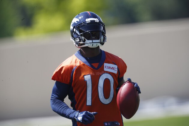 Denver Broncos wide receiver Emmanuel Sanders (10) takes part in a drill during an NFL football minicamp session Tuesday, May 22, 2018, at the team's headquarters in Englewood, Colo.(AP Photo/David Zalubowski)
