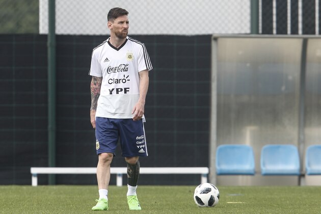 Argentina's forward Lionel Messi attends a training session at the FC Barcelona 'Joan Gamper' sports center in Sant Joan Despi, near Barcelona, on June 6, 2018. (Photo by PAU BARRENA / AFP)        (Photo credit should read PAU BARRENA/AFP/Getty Images)