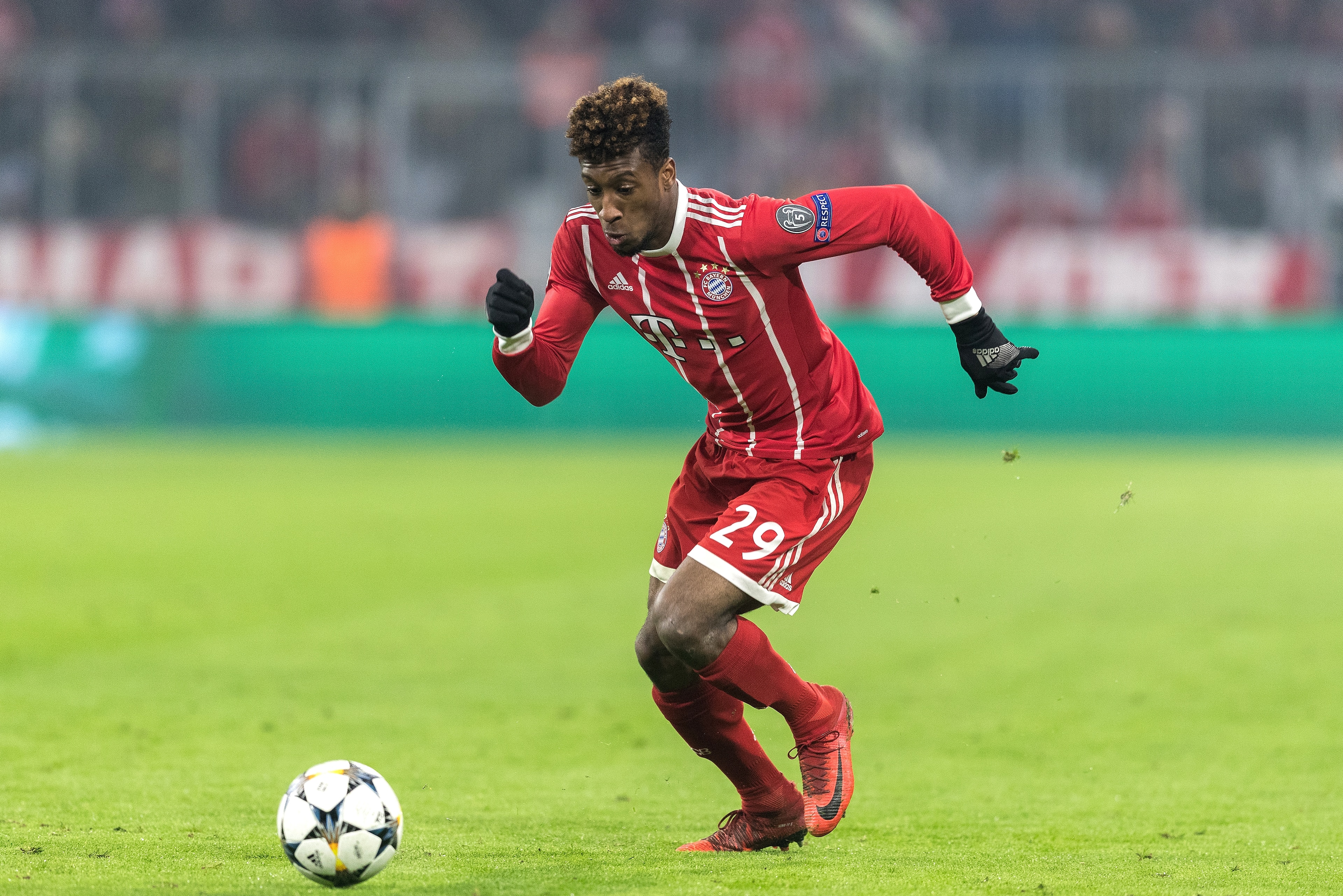 MUNICH, GERMANY - FEBRUARY 20:  Kingsley Coman of FC Bayern Muenchen runs with the ball during the UEFA Champions League Round of 16 First Leg match between Bayern Muenchen and Besiktas at Allianz Arena on February 20, 2018 in Munich, Germany.  (Photo by Boris Streubel/Getty Images)