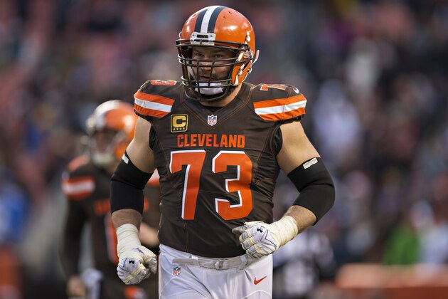 CLEVELAND, OH - DECEMBER 24:  Joe Thomas #73 of the Cleveland Browns jogs off the field during a game against the San Diego Chargers at FirstEnergy Stadium on December 24, 2016 in Cleveland, Ohio.  The Browns defeated the Chargers 20-17.  (Photo by Wesley Hitt/Getty Images)