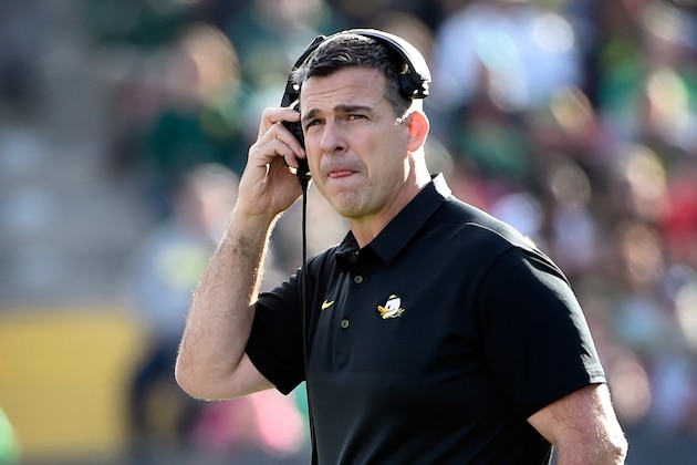 LAS VEGAS, NV - DECEMBER 16:  Head coach Mario Cristobal of the Oregon Ducks looks on during the Las Vegas Bowl against the Boise State Broncos at Sam Boyd Stadium on December 16, 2017 in Las Vegas, Nevada. Boise State won 38-28.  (Photo by David Becker/Getty Images)