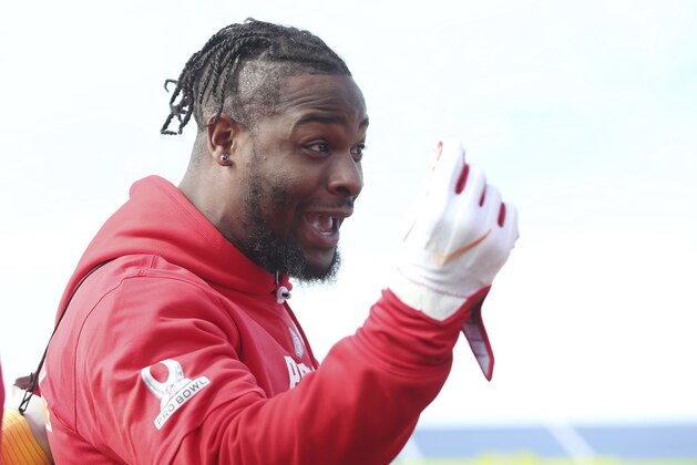 AFC running back Le'Veon Bell, of the Pittsburgh Steelers, reacts during Pro Bowl NFL football practice, Thursday, Jan. 25, 2018, in Kissimmee, Fla. (AP Photo/Doug Benc)