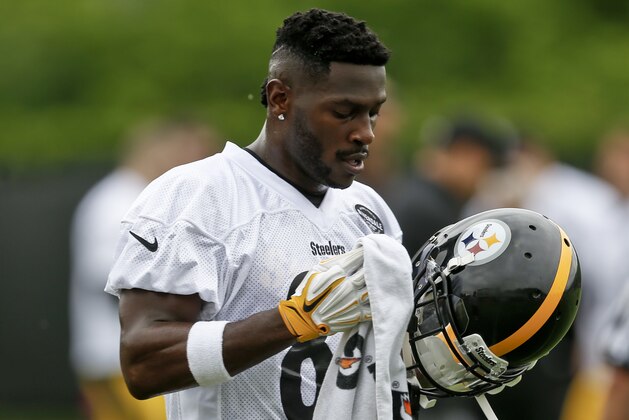 Pittsburgh Steelers wide receiver Antonio Brown (84) during NFL football practice, Tuesday, May 22, 2018, in Pittsburgh. (AP Photo/Keith Srakocic)
