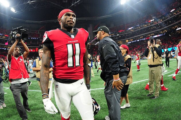ATLANTA, GA - DECEMBER 31: Julio Jones #11 of the Atlanta Falcons walks off the field after beating the Carolina Panthers at Mercedes-Benz Stadium on December 31, 2017 in Atlanta, Georgia. (Photo by Scott Cunningham/Getty Images)
