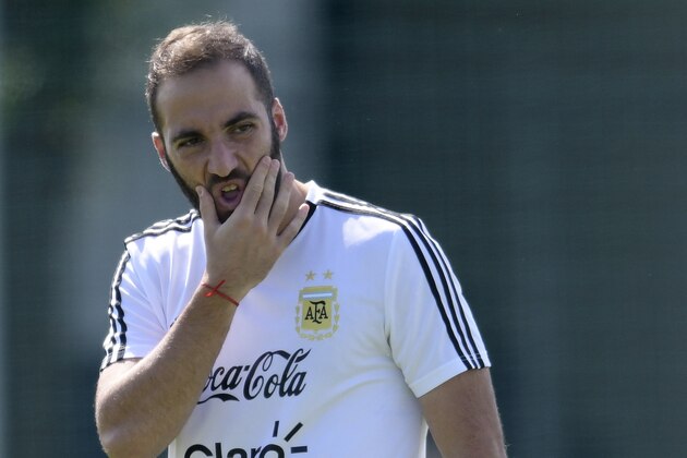 Argentina's forward Gonzalo Higuain takes part in a training session at the team's base camp in Bronnitsy, on June 29, 2018 on the eve of the team's round of sixteen football match as part of the Russia 2018 World Cup. (Photo by JUAN MABROMATA / AFP)        (Photo credit should read JUAN MABROMATA/AFP/Getty Images)