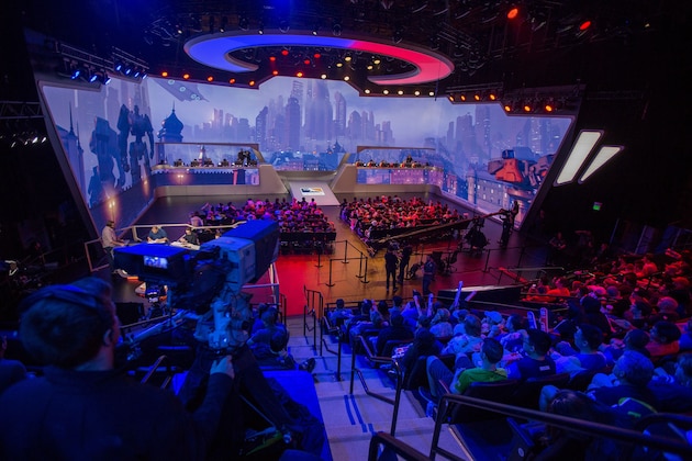 The New York Excelsior (L) and Shanghai Dragons play during Stage 3 of Overwatch League Inaugural Season videogame play at Blizzard Arena on May 4, 2018 in Burbank, California. (Photo by DAVID MCNEW / AFP)        (Photo credit should read DAVID MCNEW/AFP/Getty Images)