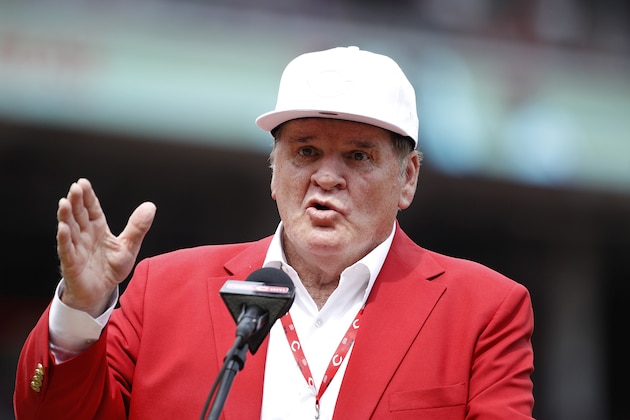 CINCINNATI, OH - JUNE 17: Former Cincinnati Reds great Pete Rose addresses fans following a dedication ceremony for his bronze statue outside Great American Ball Park prior to a game against the Los Angeles Dodgers on June 17, 2017 in Cincinnati, Ohio. The Dodgers defeated the Reds 10-2. (Photo by Joe Robbins/Getty Images)