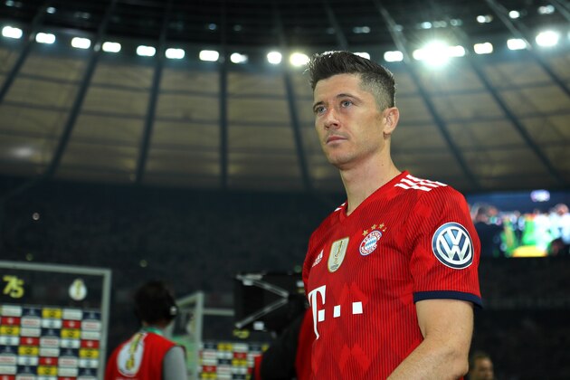 BERLIN, GERMANY - MAY 19: Robert Lewandowski of Bayern Muenchen looks dejected after the DFB Cup final between Bayern Muenchen and Eintracht Frankfurt at Olympiastadion on May 19, 2018 in Berlin, Germany. (Photo by TF-Images/Getty Images)