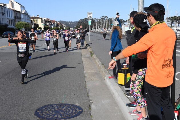 SAN FRANCISCO, CA - APRIL 08:  Supporters cheer on participants in the United Airlines Rock 'N' Roll Half Marathon San Francisco on April 8, 2018 in San Francisco, California.  (Photo by Robert Reiners/Getty Images for Rock 'N' Roll Marathon)