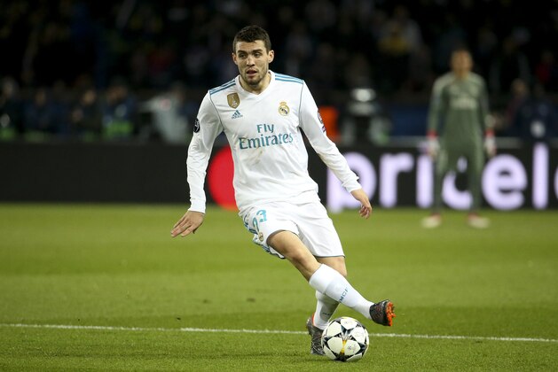 PARIS, FRANCE - MARCH 6: Mateo Kovacic of Real Madrid during the UEFA Champions League Round of 16 Second Leg match between Paris Saint-Germain (PSG) and Real Madrid at Parc des Princes stadium on March 6, 2018 in Paris, France. (Photo by Jean Catuffe/Getty Images)