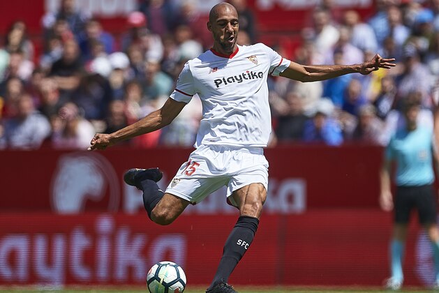 SEVILLE, SPAIN - APRIL 14:  Steven N'Zonzi of Sevilla FC shoots for scorethe second goal during the La Liga match between Sevilla and Villarreal at  on April 14, 2018 in Seville, .  (Photo by Aitor Alcalde Colomer/Getty Images)
