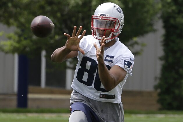 New England Patriots wide receiver Jordan Matthews catches the ball during an NFL football minicamp practice, Thursday, June 7, 2018, in Foxborough, Mass. (AP Photo/Steven Senne)