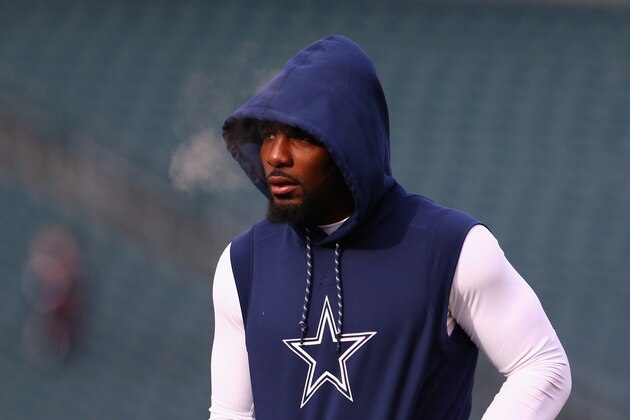 PHILADELPHIA, PA - DECEMBER 31:  Wide receiver Dez Bryant #88 of the Dallas Cowboys looks on during warmups before playing against the Philadelphia Eagles at Lincoln Financial Field on December 31, 2017 in Philadelphia, Pennsylvania.  (Photo by Mitchell Leff/Getty Images)