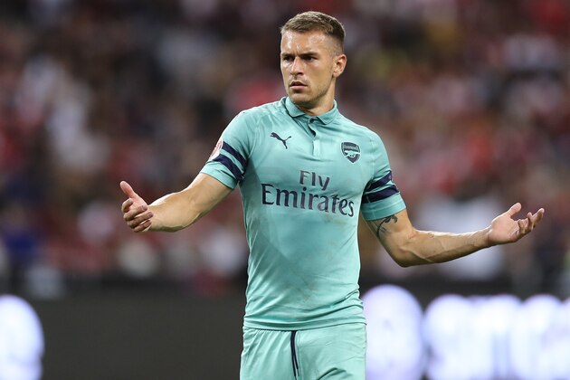 SINGAPORE, SINGAPORE - JULY 28: Aaron Ramsey #8 of Arsenal in action during the International Champions Cup match between Arsenal and Paris Saint Germain at the National Stadium on July 28, 2018 in Singapore. (Photo by Pakawich Damrongkiattisak/Getty Images)