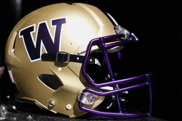 BERKELEY, CA - OCTOBER 11: A Washington Huskies football helmet is seen on the sideline before a game against the California Golden Bears on October 11, 2014 at California Memorial Stadium in Berkeley, California. (Photo by Stephen Lam/Getty Images)