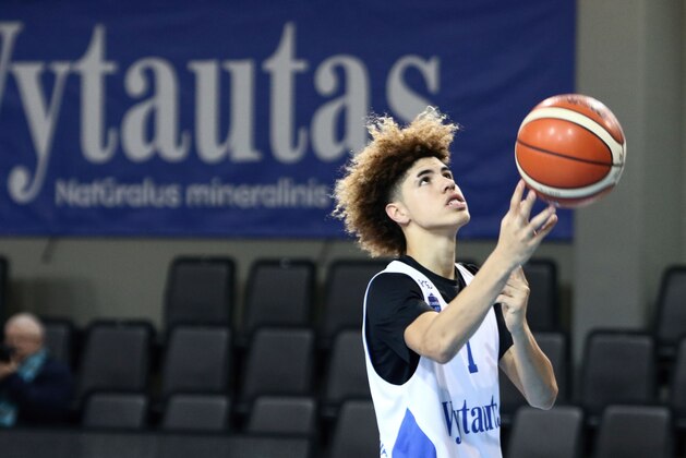 US basketball player Lamelo Ball takes part in his first training session in Prienai, Lithuania, where he will play for the Vytautas club on January 5, 2018.
Basketball-crazed Lithuania welcomed LiAngelo and LaMelo Ball, the two youngest sons of flamboyant Los Angeles entrepreneur LaVar Ball who recently made headlines due to a feud with US President Donald Trump. / AFP PHOTO / Petras Malukas        (Photo credit should read PETRAS MALUKAS/AFP/Getty Images)