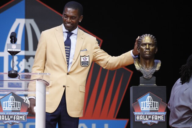 CANTON, OH - AUGUST 04: Randy Moss reacts during the 2018 NFL Hall of Fame Enshrinement Ceremony at Tom Benson Hall of Fame Stadium on August 4, 2018 in Canton, Ohio. (Photo by Joe Robbins/Getty Images)