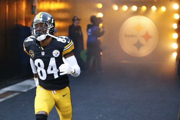 Pittsburgh Steelers wide receiver Antonio Brown (84) is introduced before the start of an NFL football game against the New England Patriots, Sunday, Dec. 17, 2017, in Pittsburgh. (AP Photo/Keith Srakocic)