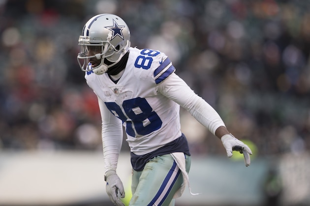 PHILADELPHIA, PA - DECEMBER 31: Dez Bryant #88 of the Dallas Cowboys in action against the Philadelphia Eagles at Lincoln Financial Field on December 31, 2017 in Philadelphia, Pennsylvania. (Photo by Mitchell Leff/Getty Images)