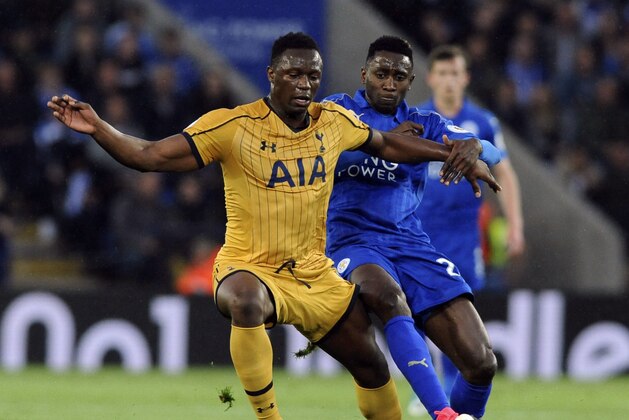 Tottenham's Victor Wanyama, left, and Leicester's Wilfred Ndidi battle for the ball during the English Premier League soccer match between Leicester City and Tottenham Hotspur at the King Power Stadium in Leicester, England, Thursday, May 18, 2017. (AP Photo/Rui Vieira)