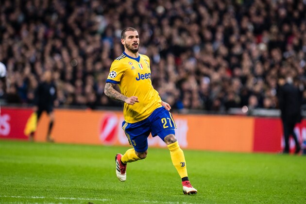 LONDON, ENGLAND - MARCH 07: Stefano Sturaro (27) ) of Juventus during the UEFA Champions League Round of 16 Second Leg match between Tottenham Hotspur and Juventus at Wembley Stadium on March 7, 2018 in London, United Kingdom. (Photo by MB Media/Getty Images)