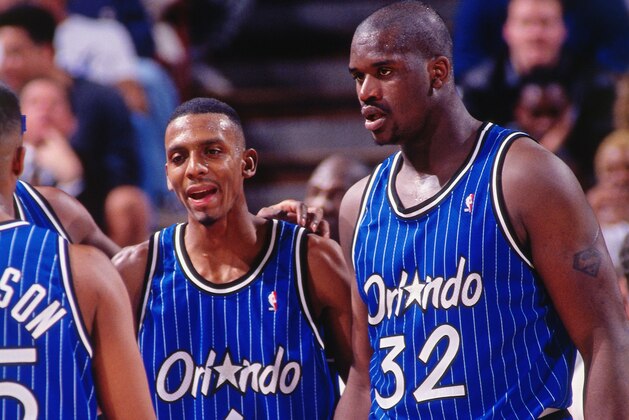SACRAMENTO, CA - MARCH 28: Shaquille O'Neal #32 and Penny Hardaway #1 of the Orlando Magic talk against the Sacramento Kings on March 28, 1995 at Arco Arena in Sacramento, California. NOTE TO USER: User expressly acknowledges and agrees that, by downloading and or using this photograph, User is consenting to the terms and conditions of the Getty Images License Agreement. Mandatory Copyright Notice: Copyright 1995 NBAE (Photo by Rocky Widner/NBAE via Getty Images)