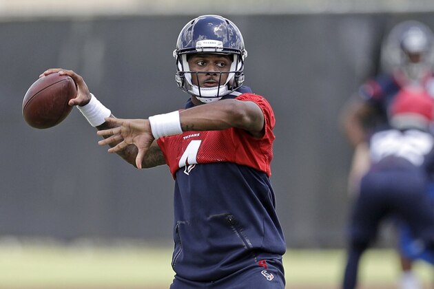Houston Texans quarterback Deshaun Watson (4) throws a pass during an NFL football minicamp practice Tuesday, June 12, 2018, in Houston. (AP Photo/David J. Phillip)