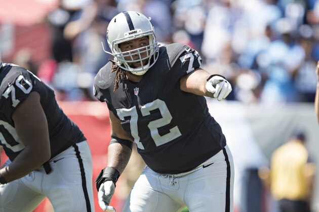 NASHVILLE, TN - SEPTEMBER 10:  Donald Penn #72 of the Oakland Raiders at the line of scrimmage during a game against the Tennessee Titans at Nissan Stadium on September 10, 2017 in Nashville, Tennessee.  The Raiders defeated the Titans 26-16.  (Photo by Wesley Hitt/Getty Images)