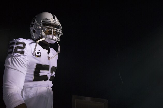 PHILADELPHIA, PA - DECEMBER 25: Khalil Mack #52 of the Oakland Raiders walks onto the field prior to the game against the Philadelphia Eagles at Lincoln Financial Field on December 25, 2017 in Philadelphia, Pennsylvania. (Photo by Mitchell Leff/Getty Images)