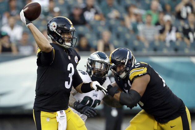 Pittsburgh Steelers' Landry Jones in action during the first half of a preseason NFL football game against the Philadelphia Eagles, Thursday, Aug. 9, 2018, in Philadelphia. (AP Photo/Michael Perez)
