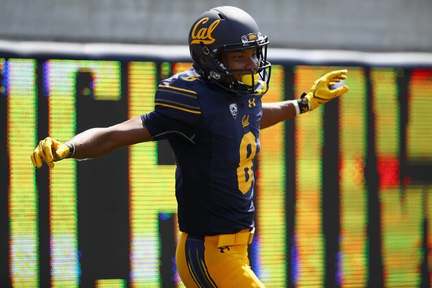 BERKELEY, CA - SEPTEMBER 09:  Demetris Robertson #8 of the California Golden Bears celebrating after scoring a touchdown against the Weber State Wildcats at California Memorial Stadium on September 9, 2017 in Berkeley, California.  (Photo by Ezra Shaw/Getty Images)