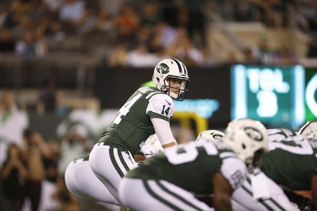 New York Jets quarterback Sam Darnold (14) looks over his formation during the first half of a preseason NFL football game against the Atlanta Falcons Friday, Aug. 10, 2018, in East Rutherford, N.J. (AP Photo/Adam Hunger)