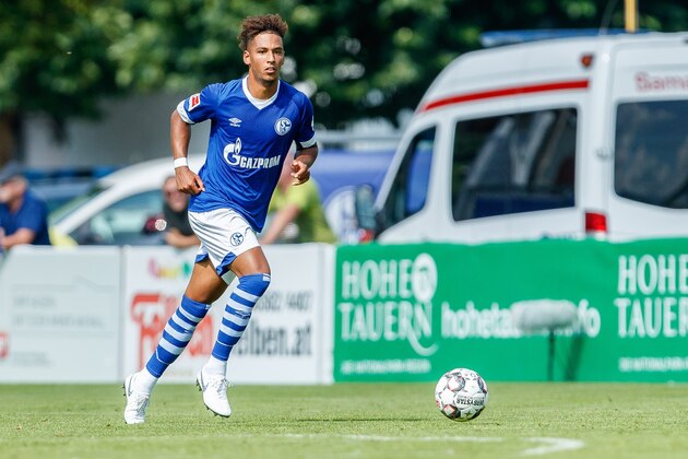 MITTERSILL, AUSTRIA - AUGUST 05: Thilo Kehrer of Schalke controls the ball during the friendly match between FC Schalke and SCO Angers at Waldstadion on August 5, 2018 in Mittersill, Austria. (Photo by TF-Images/Getty Images)