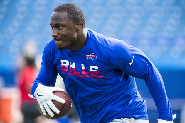 ORCHARD PARK, NY - AUGUST 09:  LeSean McCoy #25 of the Buffalo Bills runs with the ball before the game against the Carolina Panthers at New Era Field on August 9, 2018 in Orchard Park, New York. Carolina defeats Buffalo in the preseason game 28-23.  (Photo by Brett Carlsen/Getty Images)