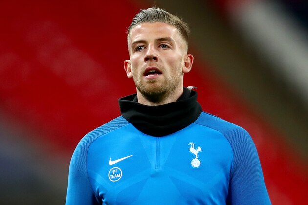 LONDON, ENGLAND - APRIL 30:  Toby Alderweireld of Tottenham Hotspur warms down after the Premier League match between Tottenham Hotspur and Watford at Wembley Stadium on April 30, 2018 in London, England.  (Photo by Clive Rose/Getty Images)