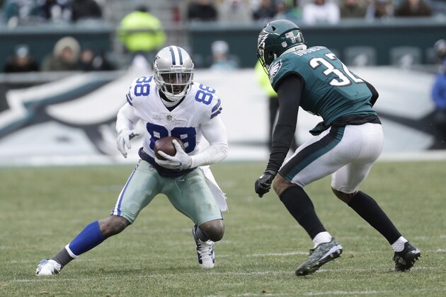 Dallas Cowboys' Dez Bryant (88) in action against Philadelphia Eagles' Rasul Douglas (32) during an NFL football game against the Philadelphia Eagles, Sunday, Dec. 31, 2017, in Philadelphia. Dallas won 6-0. (AP Photo/Chris Szagola)