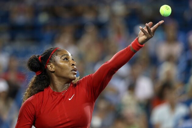 MASON, OH - AUGUST 14:  Serena Williams serves to Petra Kvitova of Czech Republic during the Western & Southern Open at Lindner Family Tennis Center on August 14, 2018 in Mason, Ohio.  (Photo by Matthew Stockman/Getty Images)