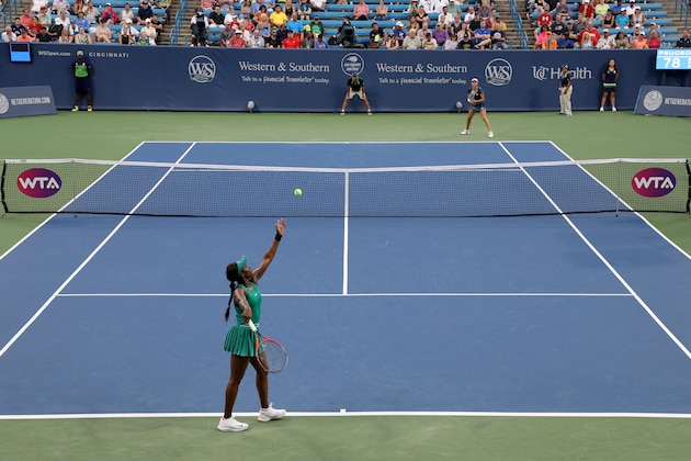 MASON, OH - AUGUST 16: Sloane Stephens of the United States serves to Elise Mertens of Belgium during Day 6 of the Western and Southern Open at the Lindner Family Tennis Center on August 16, 2018 in Mason, Ohio. (Photo by Rob Carr/Getty Images)