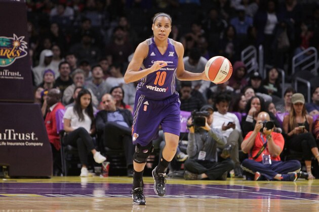 LOS ANGELES, CA - SEPTEMBER 13:  Lindsey Harding #10 of the Phoenix Mercury handles the ball against the Los Angeles Sparks during a WNBA basketball game at Staples Center on September 13, 2016 in Los Angeles, California.  (Photo by Leon Bennett/Getty Images)