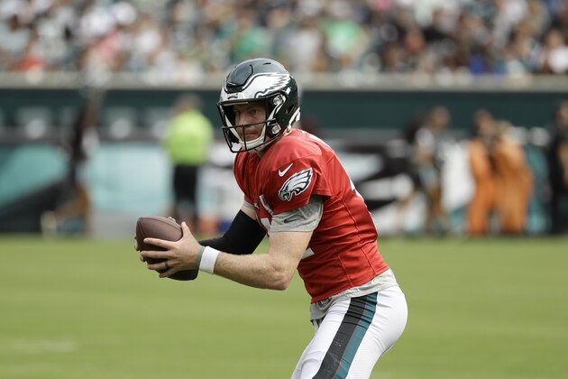 Philadelphia Eagles' Carson Wentz in action during a practice at NFL football training camp, Saturday, Aug. 11, 2018, in Philadelphia. (AP Photo/Matt Slocum)