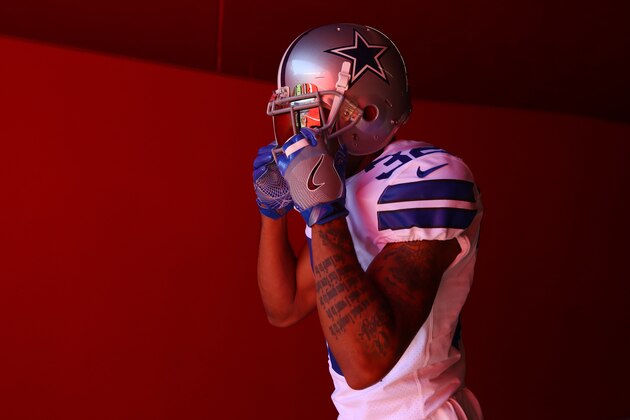 SANTA CLARA, CA - OCTOBER 22:  Orlando Scandrick #32 of the Dallas Cowboys takes the field prior to their  NFL game against the San Francisco 49ers at Levi's Stadium on October 22, 2017 in Santa Clara, California.  (Photo by Ezra Shaw/Getty Images)