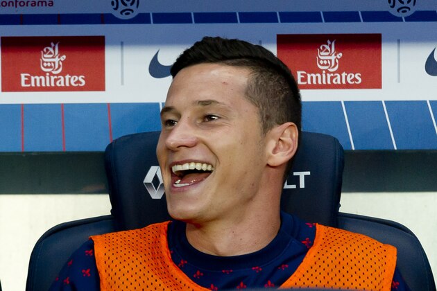 PARIS, FRANCE - AUGUST 12: Julian Draxler of Paris St. Germain looks on during the Ligue 1 match between Paris Saint-Germain and SM Caen at Parc des Princes on August 12, 2018 in Paris, France. (Photo by TF-Images/Getty Images)