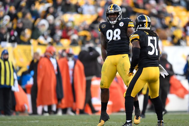 PITTSBURGH, PA - DECEMBER 31: Vince Williams #98 of the Pittsburgh Steelers celebrates with Sean Spence #51 after a sack of DeShone Kizer #7 of the Cleveland Browns in the second quarter during the game at Heinz Field on December 31, 2017 in Pittsburgh, Pennsylvania. (Photo by Joe Sargent/Getty Images)