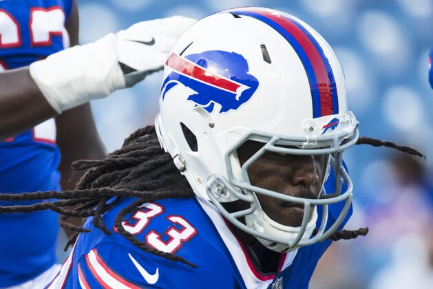 ORCHARD PARK, NY - AUGUST 09:  Chris Ivory #33 of the Buffalo Bills warms up before the game against the Carolina Panthers at New Era Field on August 9, 2018 in Orchard Park, New York. Carolina defeats Buffalo in the preseason game 28-23.  (Photo by Brett Carlsen/Getty Images)