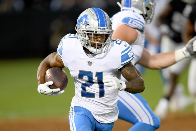 OAKLAND, CA - AUGUST 10:  Ameer Abdullah #21 of the Detroit Lions carries the ball against the Oakland Raiders during the first quarter of an NFL preseason football game at Oakland Alameda Coliseum on August 10, 2018 in Oakland, California.  (Photo by Thearon W. Henderson/Getty Images)