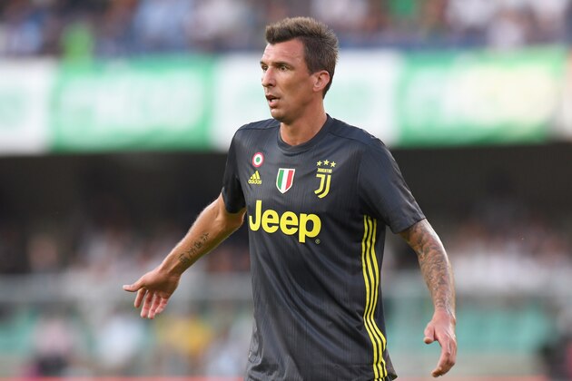 VERONA, ITALY - AUGUST 18:  Mario Mandzukic of Juventus reacts during the serie A match between Chievo Verona and Juventus at Stadio Marc'Antonio Bentegodi on August 18, 2018 in Verona, Italy.  (Photo by Alessandro Sabattini/Getty Images)